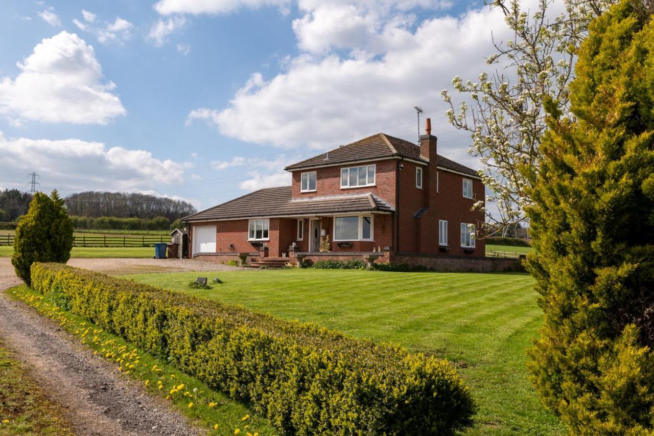 Tixall Manor Farm Stafford Bagian luar foto