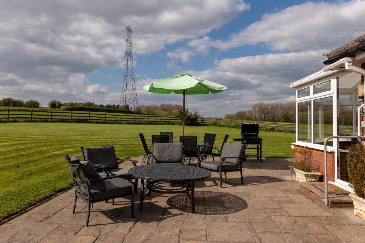 Tixall Manor Farm Stafford Bagian luar foto